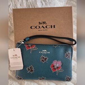 NWT Coach Corner Zip Wristlet Wildflower Print